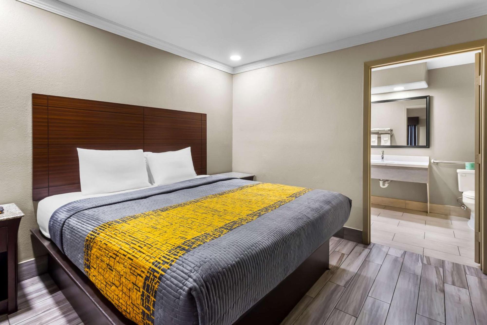 Americas Best Value Inn Houston Heights At I-45 Exterior foto